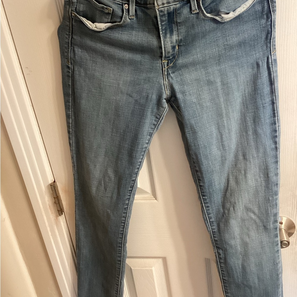 Levi Strauss & Co 575 ,
Size 4 Mid Rise Skinny  Country Code 3449